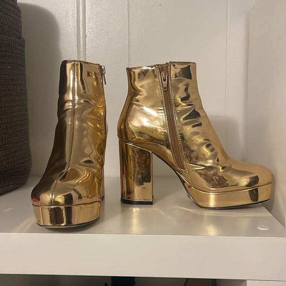 ROSE GOLD Nasty Gal reflective boots - Picture 3 of 3